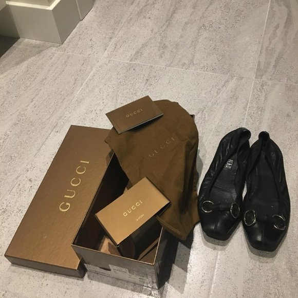 Authentic Gucci black leather flats